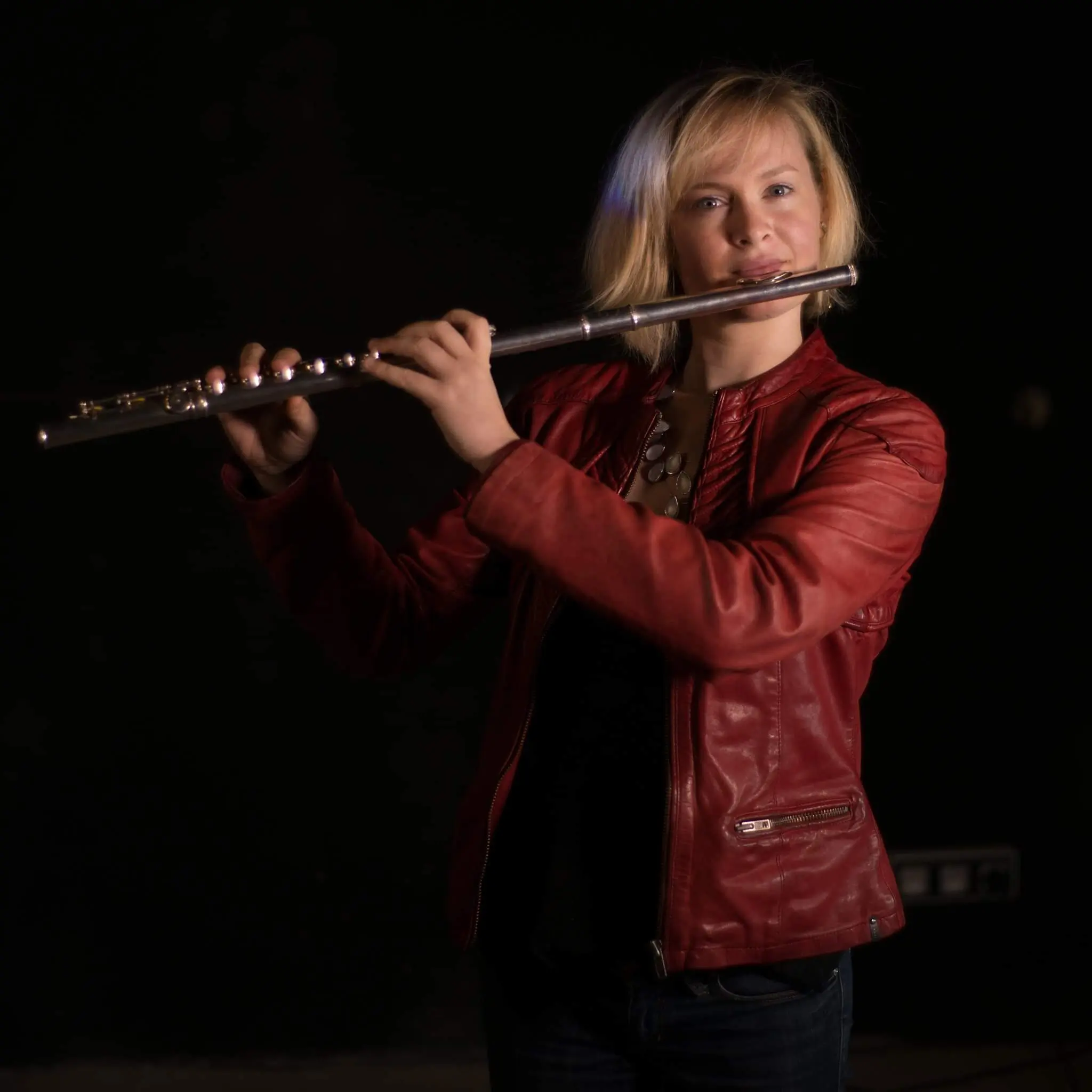 Photographie portrait de Marion Candy, professeur de flûte traversière.