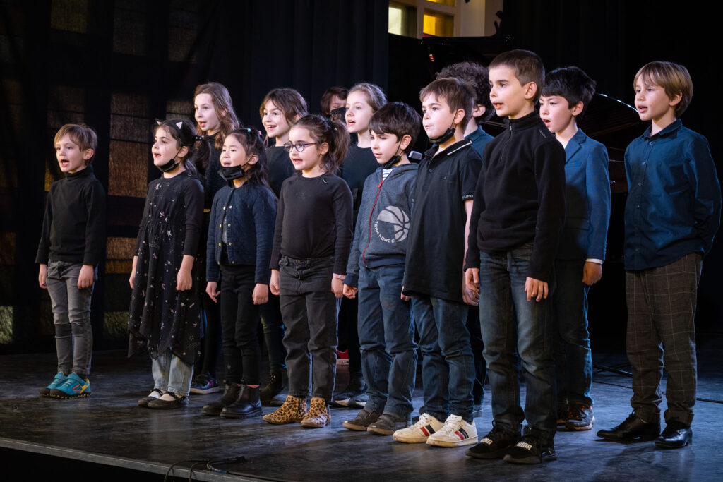 L'ensemble vocal des enfants.