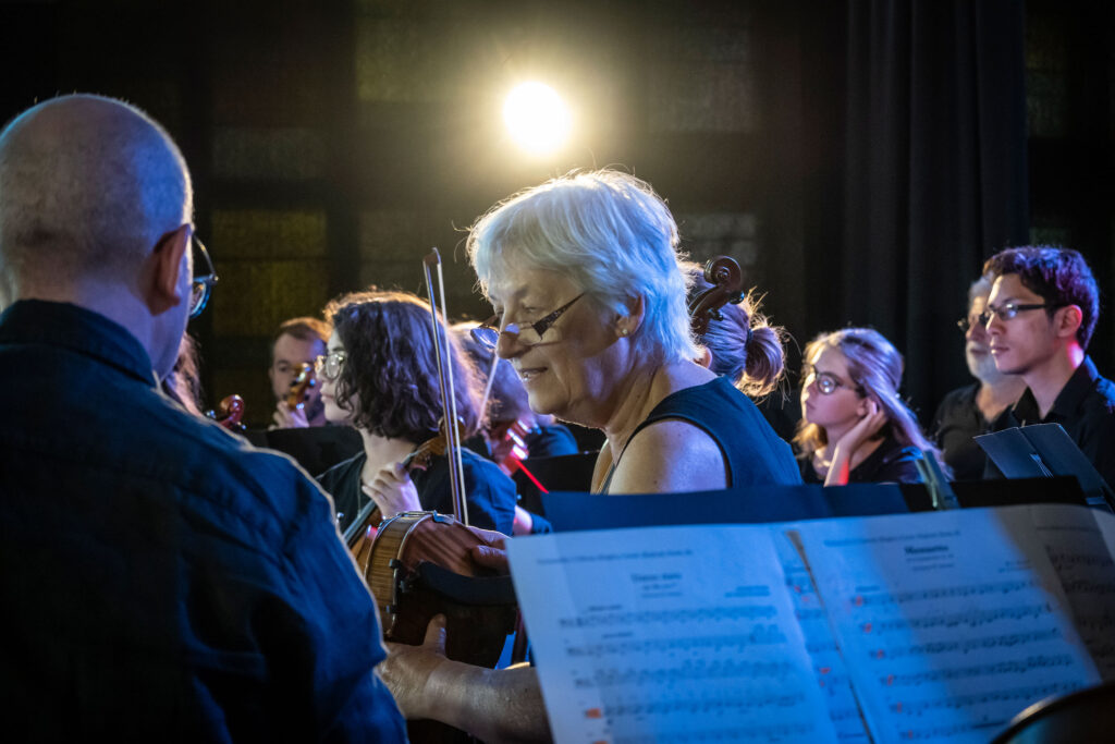 Une séance de répétition de l'orchestre symphonique.