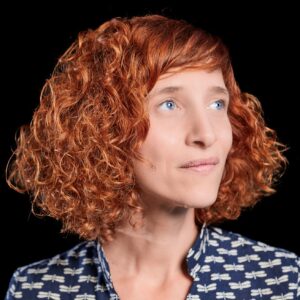 Photographie portrait de Sandrine Marchetti, professeur de piano.