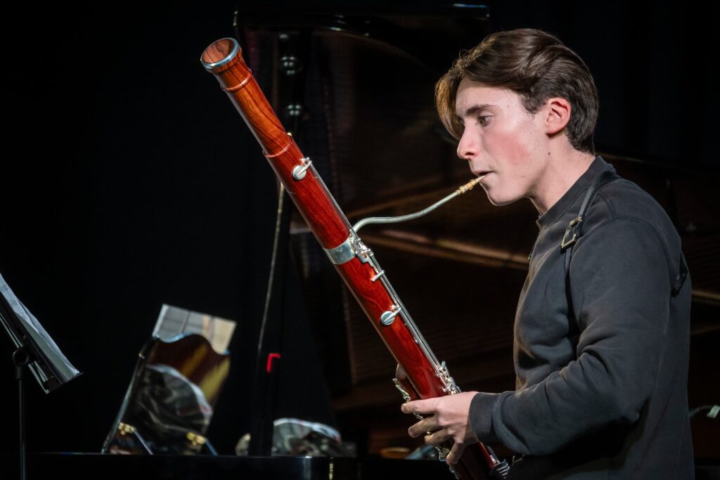 Adolescent au basson