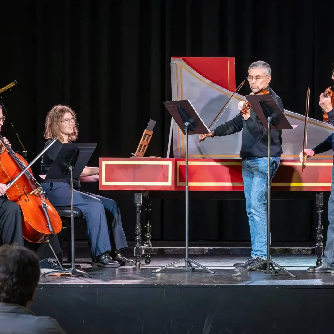 Basse continue - Ensemble de musique de chambre Baroque, clavecin, violoncelle, violons